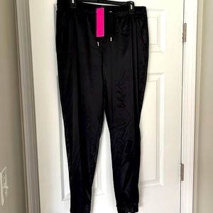 Julissa jogger NWT black L Lilly Pulitzer